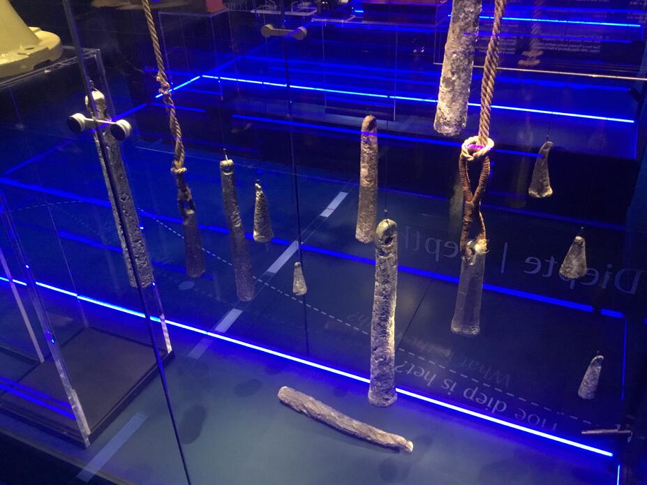 Lyijyisiä luotausluoteja