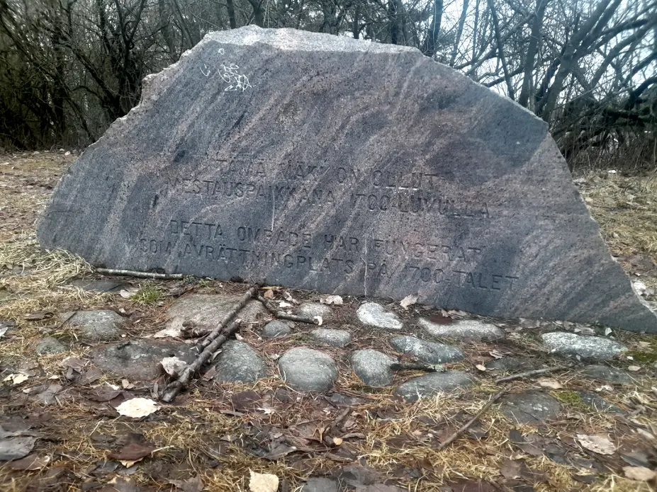 Mestauspaikan muistokivi