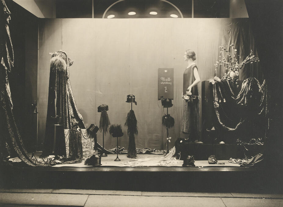 Stockmanns skyltfönster på 1920-talet
