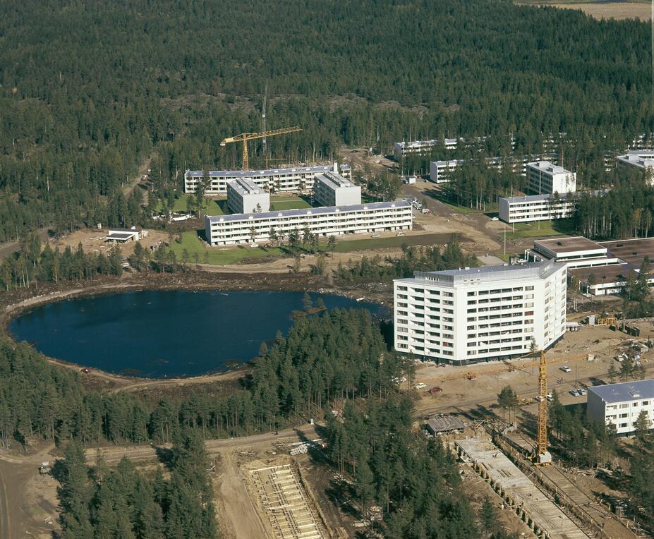 Vuosaaren Kangaslampi rakenteilla