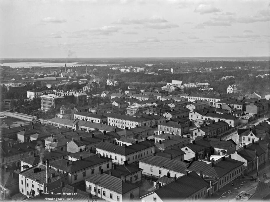 Panoraama Kallion kirkon tornista länteen