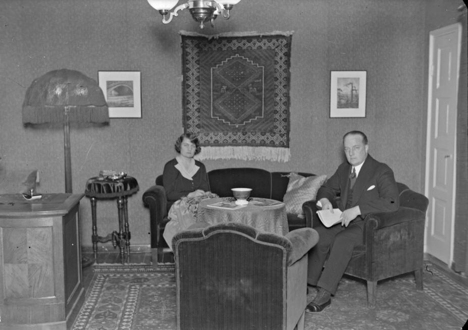 Markus ja Ingrid Rautio kotonaan