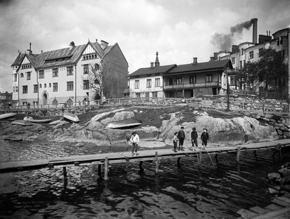 Eläintarhantie 1 ja 3