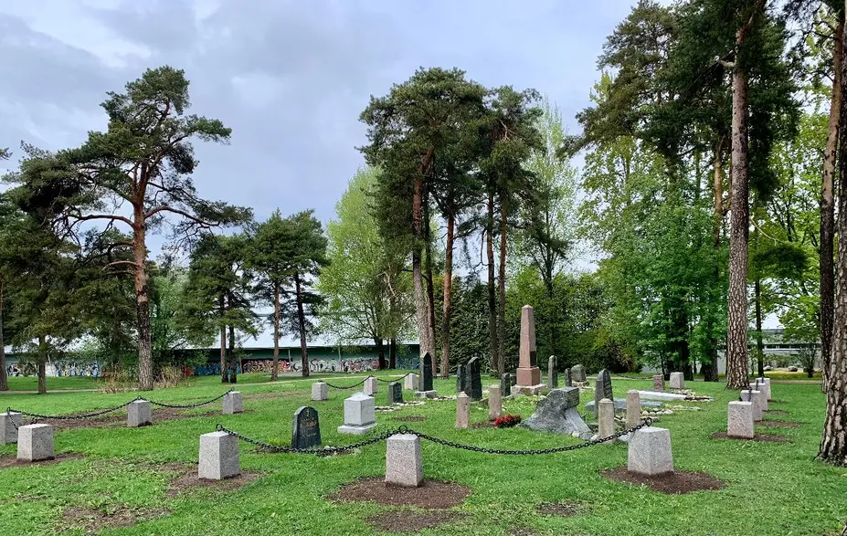 Edesvikens gamla militära begravningsplats