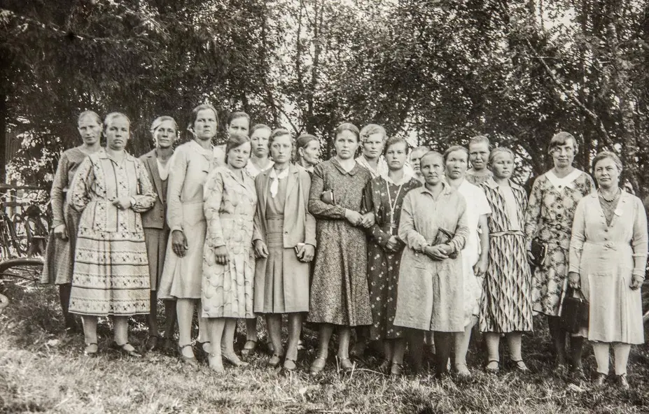 Ryhmäkuvassa Maiju Gebhard