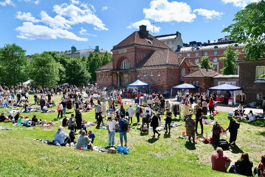 Loppmarknad i Dallapéparken