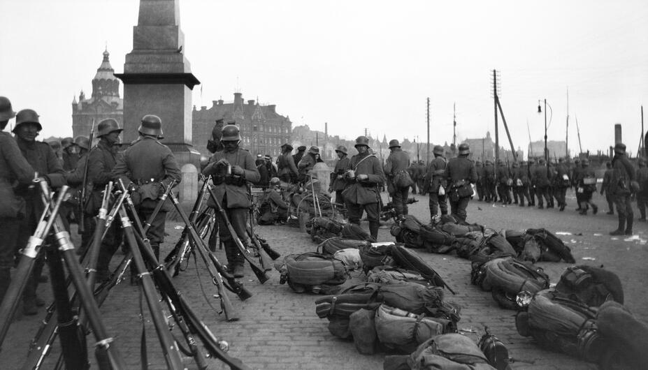 Tyska soldater på Salutorget