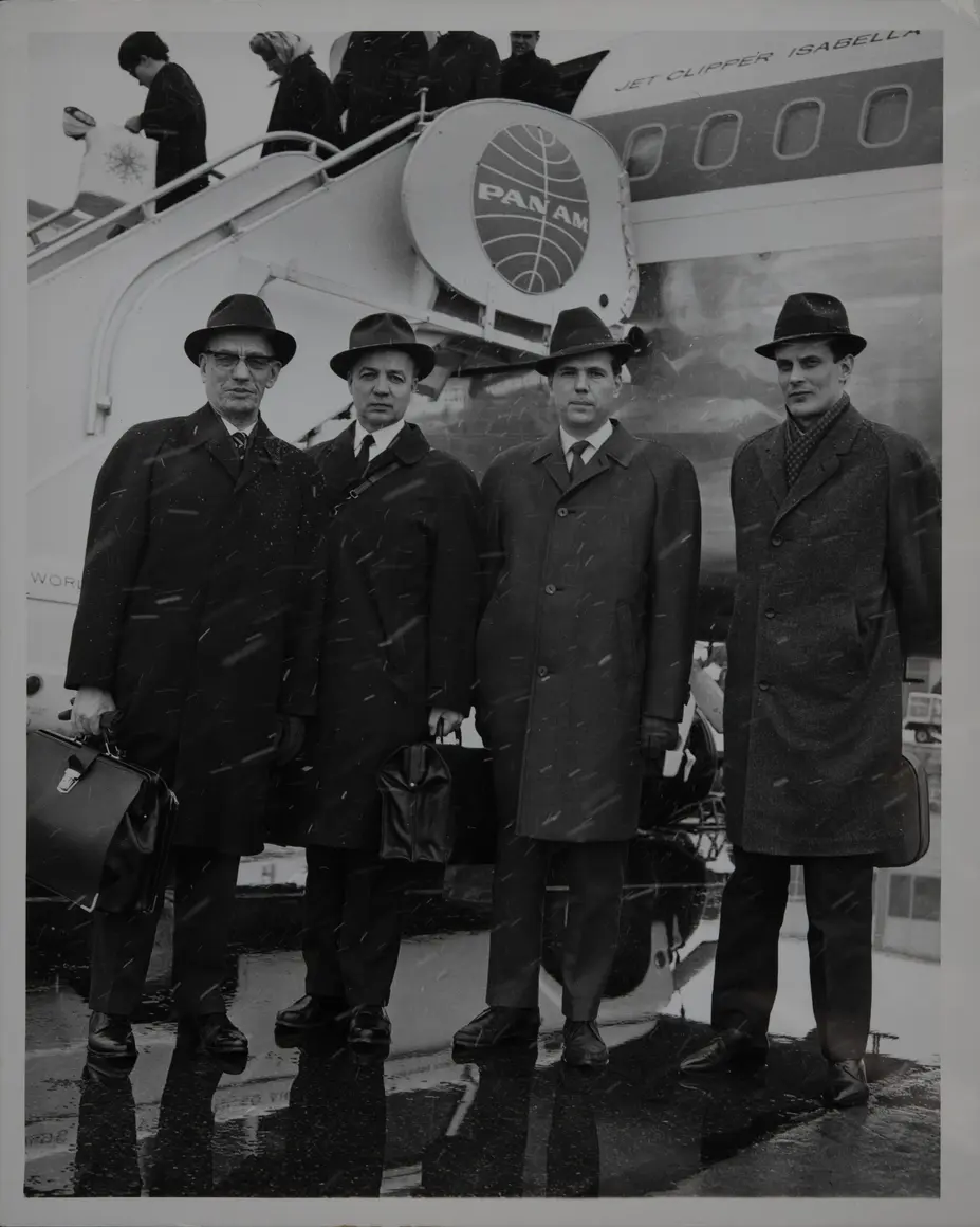 Helsingin johtoa matkalla lainaneuvotteluihin Yhdysvaltoihin 1960-luvulla