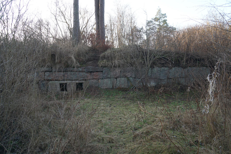 Pjäsbatteri på Västerdfjärdsnäset i Drumsö