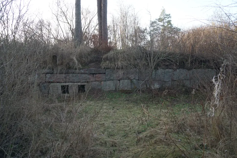 Pjäsbatteri på Västerdfjärdsnäset i Drumsö