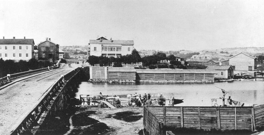 Villor och tvättbryggor på Broholmen
