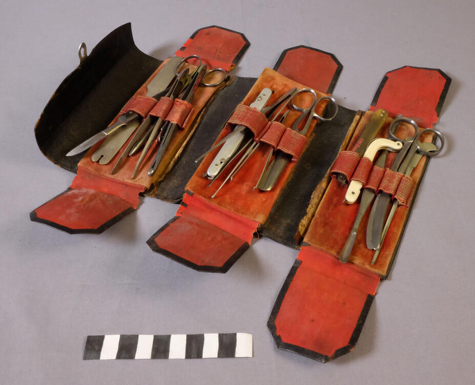 Välskärin instrumenttikukkaro