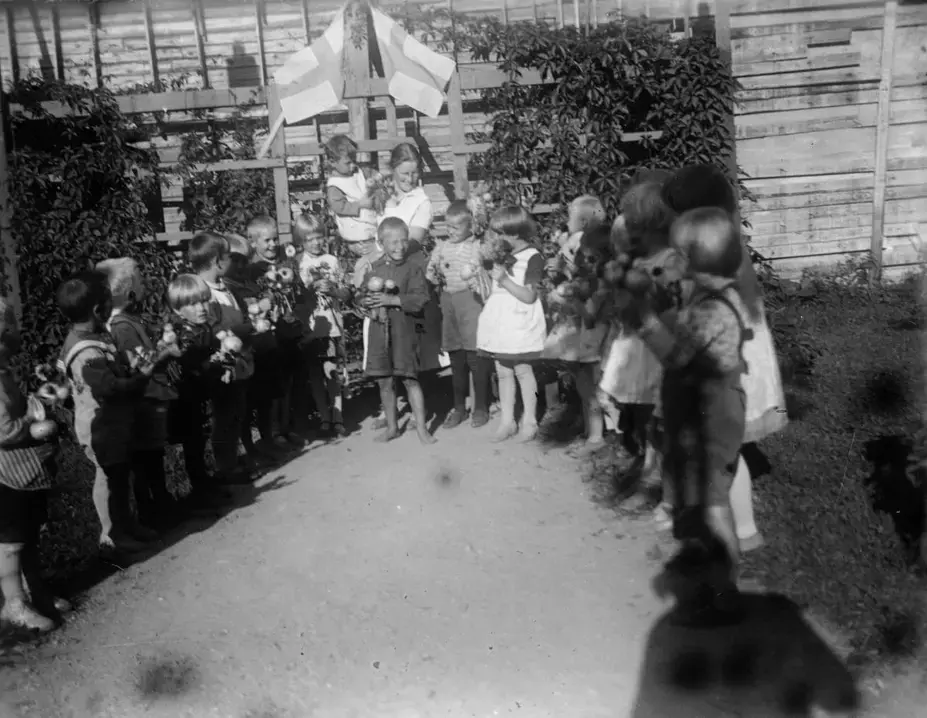 Sadonkorjuujuhla lastentarhassa