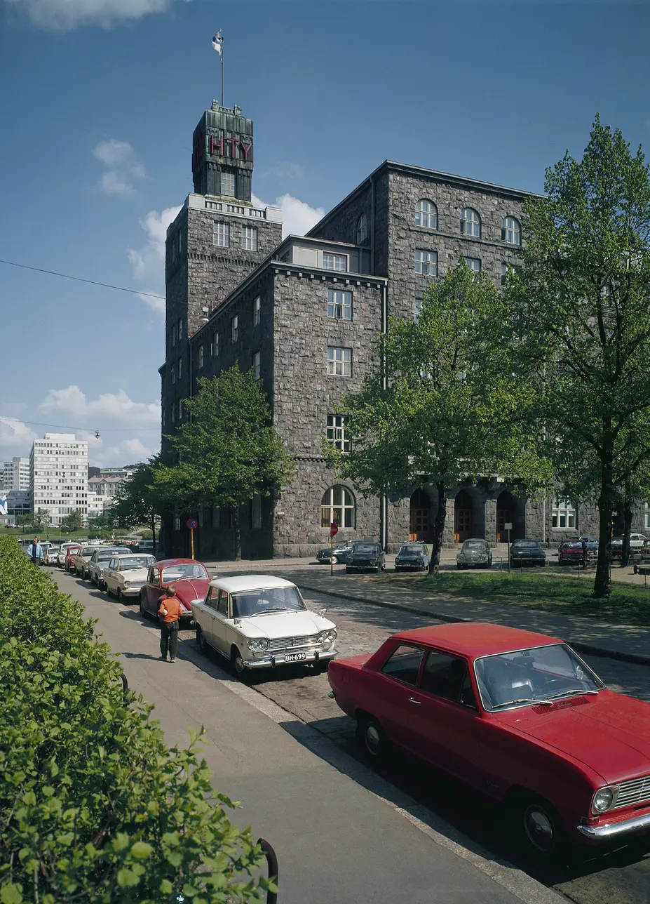 Helsingin työväenyhdistyksen talo, Paasitorni