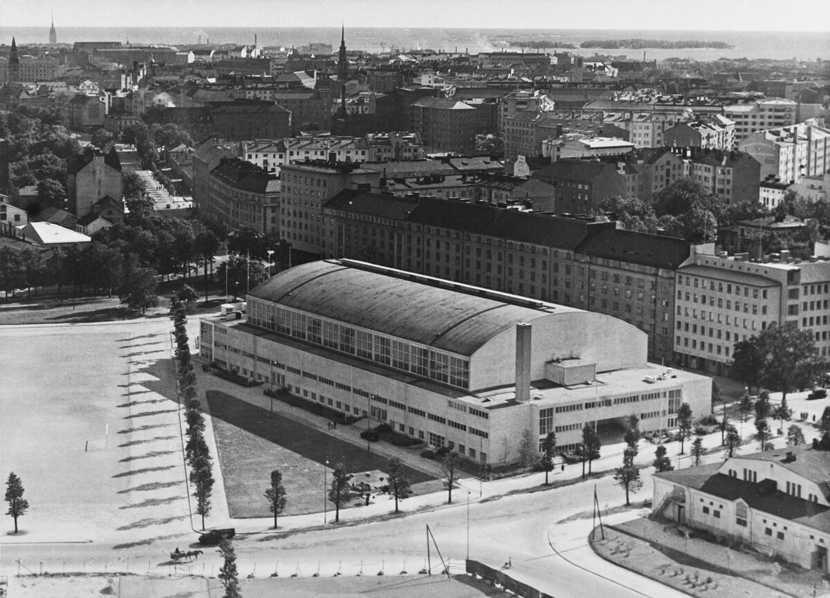 Mässhallen (= Tölö sporthall). Stod färdig 1935. Åbovägen 17 (=  Mannerheimvägen 17 ).
