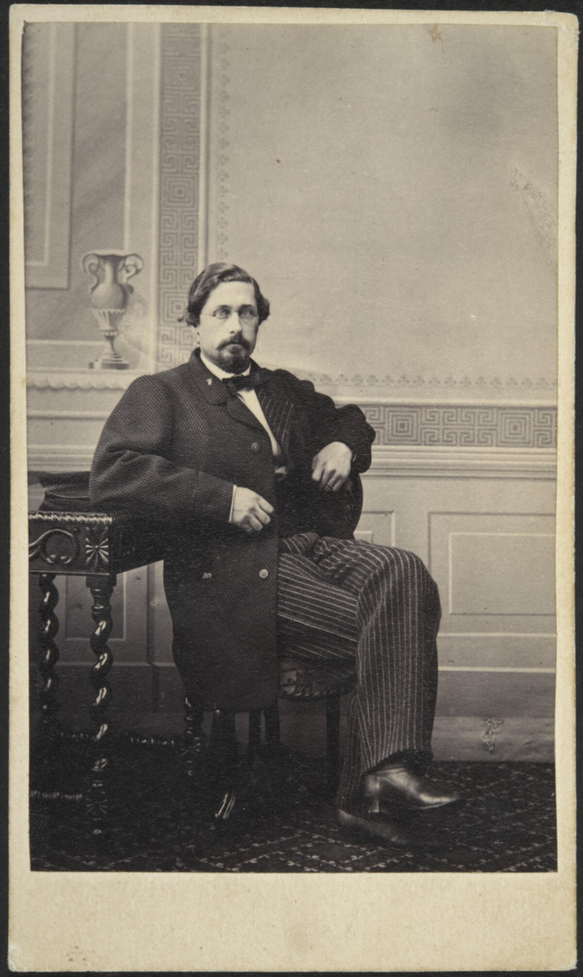 Edvin Bergroth (1836–1917), mångårig chef för gasverket, fotograferad år 1864. Han var också aktiv brandkårist och senare en av grundarna till Teknologföreningen.  Foto: Museiverket