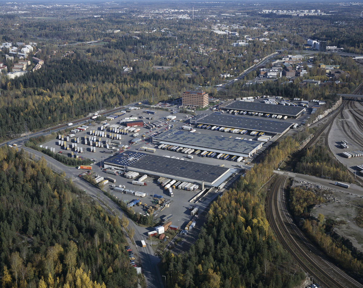 Ilmakuvassa huolintakeskus eli maaliikennekeskus, Oulunkylä, Maunulanpuisto (Metsälä, Maunula, Patola)