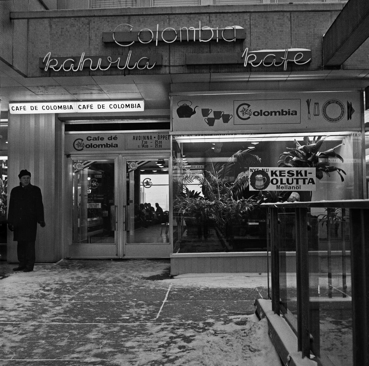 Frigivning av mellanölet 1969 förändrade den finländska mat- och dryckeskulturen och påverkade restaurangnäringen. Foto: Helsingfors stadsmuseum / Kari Hakli