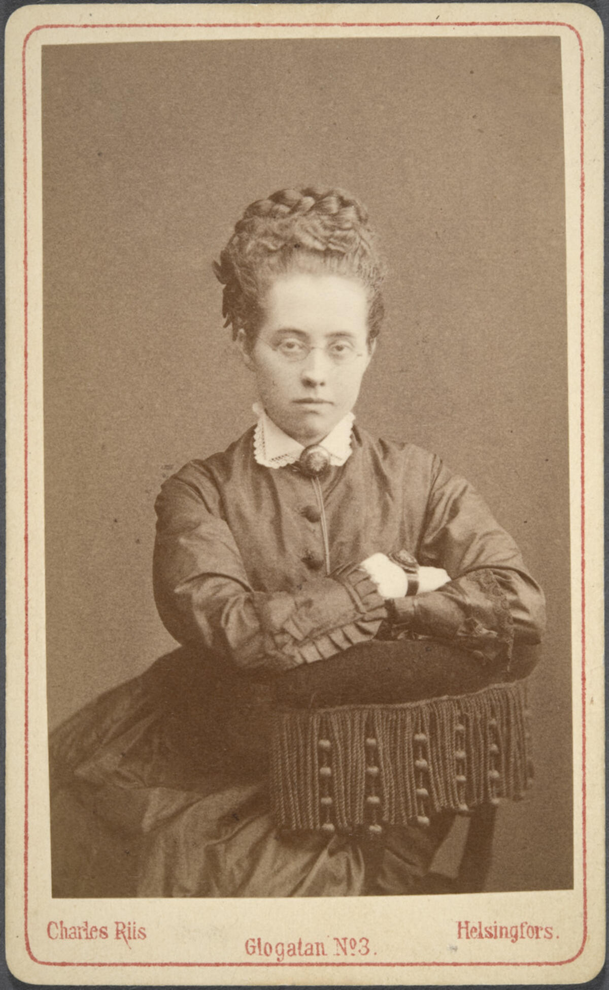 Alli Trygg utexaminerades som folksolelärarinna år 1874 med toppvitsord. Hon blev sedermera en betydande påverkare. Foto: Museiverket / Charles Riis