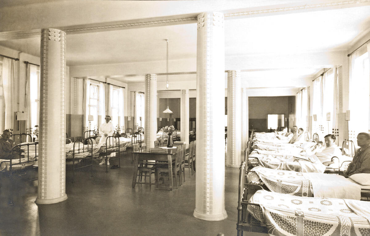 Marian sairaala. Potilassali vanhassa rakennuksessa. Arkkitehti Lars Sonck.