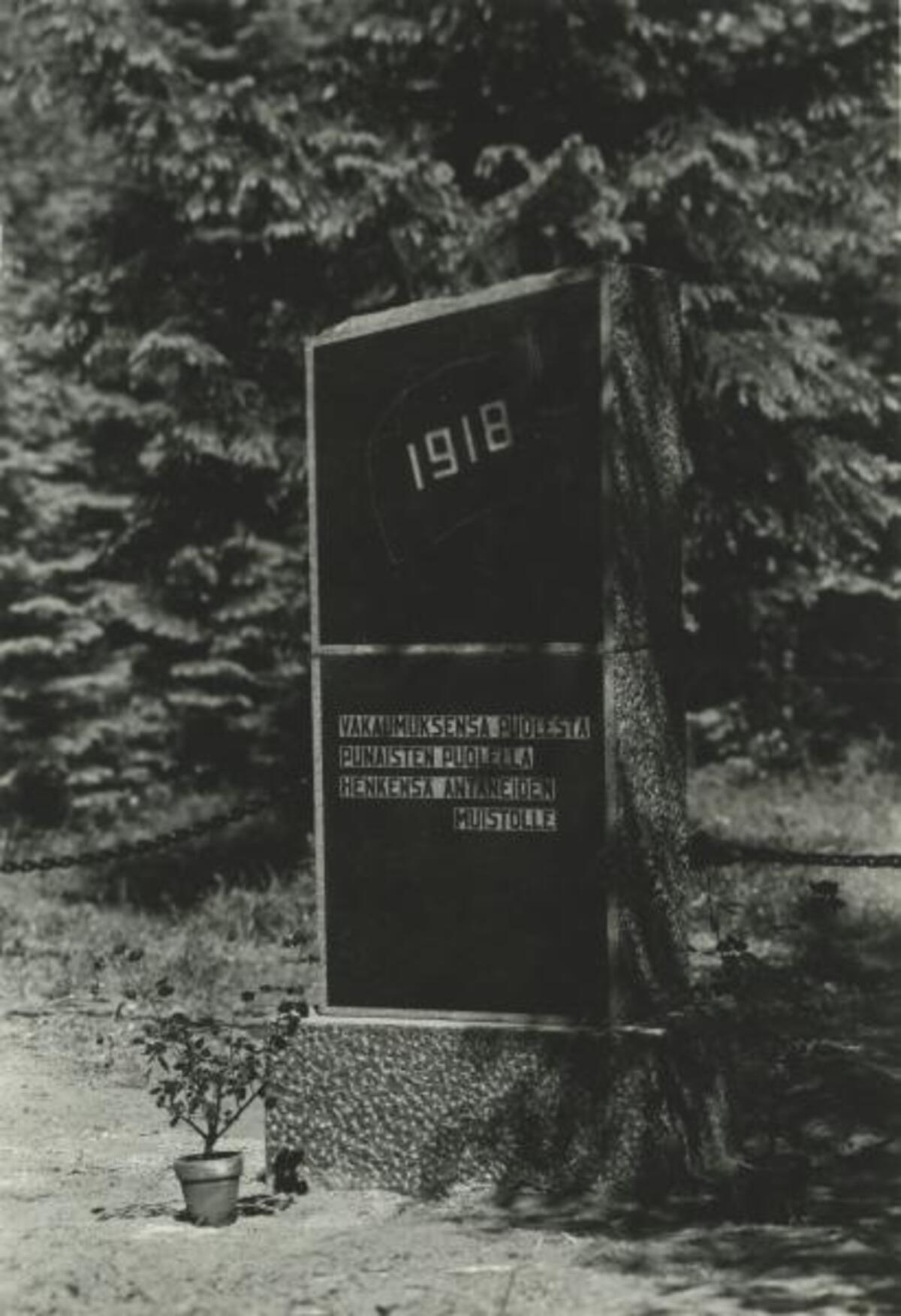 De rödas minnesmärke på Stora Mjölö, Sveaborg