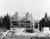 Rintamamiestalon rungon rakentamista Uudisraivaajantie 27:ssä kesällä 1949.