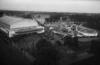 Helsingin Sanomat oli täynnä messuaiheisia mainoksia ja artikkeleita 5.10.1935. Niissä hehkutettiin messujen tarjontaa, niiden järjestämisen vaatimaa kovaa ponnistusta ja uuden Messuhallin hienoutta, kerrottiin ulkomaisista vieraista ja heidän ohjelmastaan sekä annettiin ohjeita liikenteen sujuvoittamiseksi.