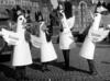 Reklamjippo för Mikaelsbodens påskdelikatesser på Järnvägstorget år 1960.